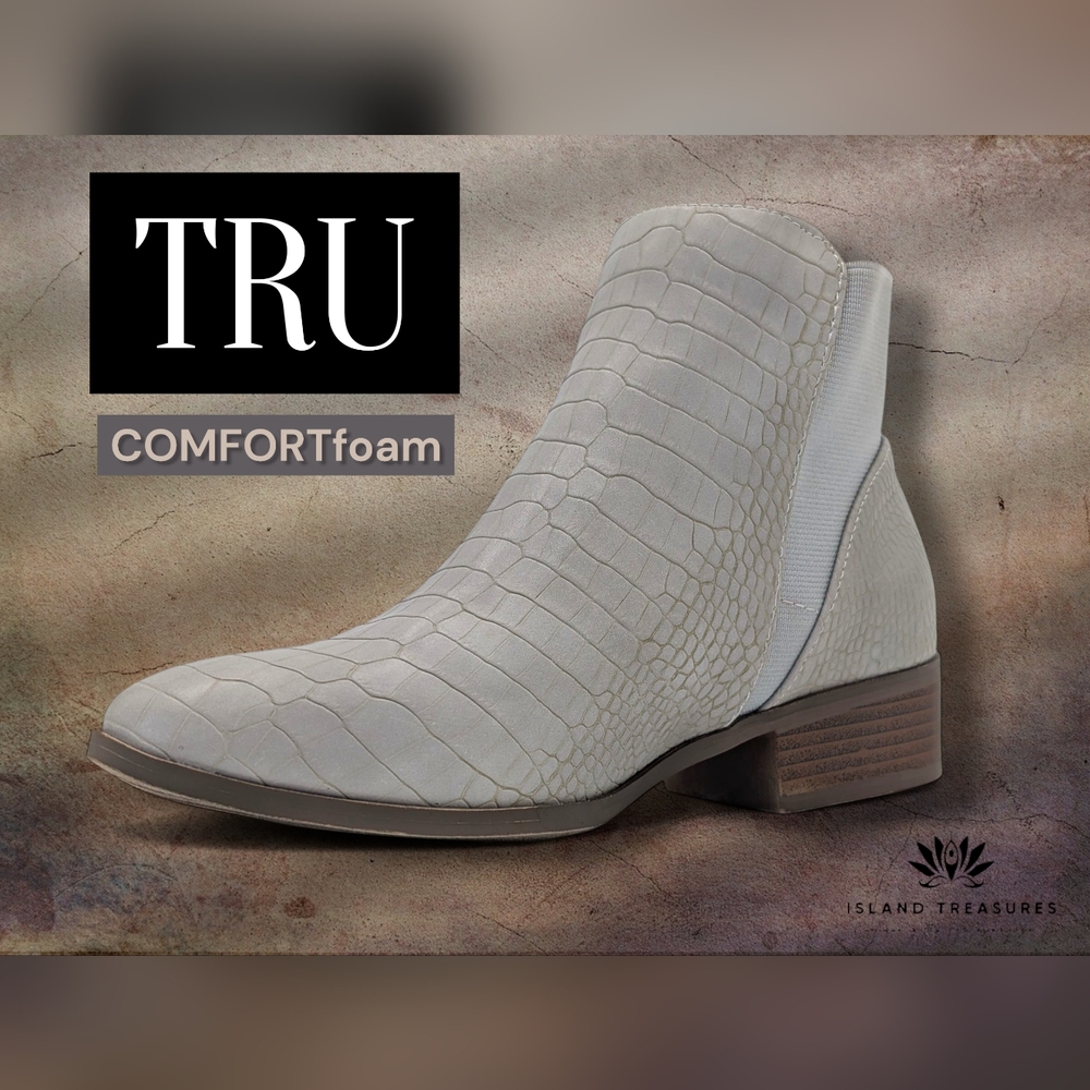 Lightweight Journee Collection Tru Comfort Foam Cerise Bootie Sz 7 Reptile Print